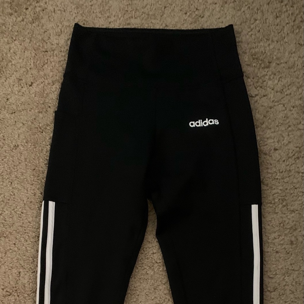 Adidas black legging with pockets